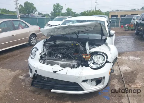 2018 Volkswagen Beetle S/Coast из США, поврежденный, VIN 3VWFD7ATXJM710356